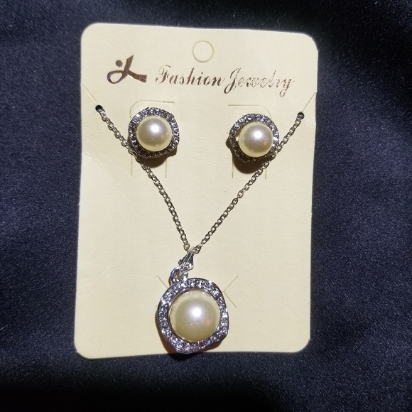 NEW fashion Jewelry necklace and Earrings - Picture 1 of 2
